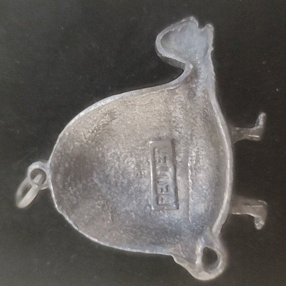 Vintage Pewter Turtle Pendant - Picture 2 of 3